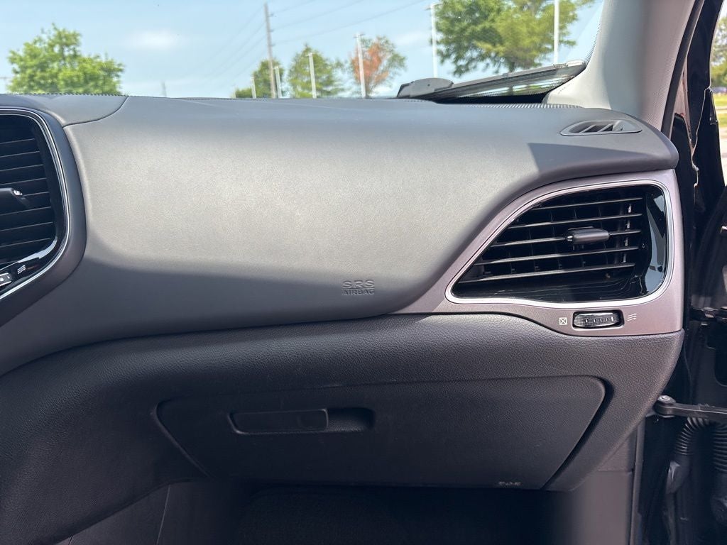2019 Jeep Cherokee Overland