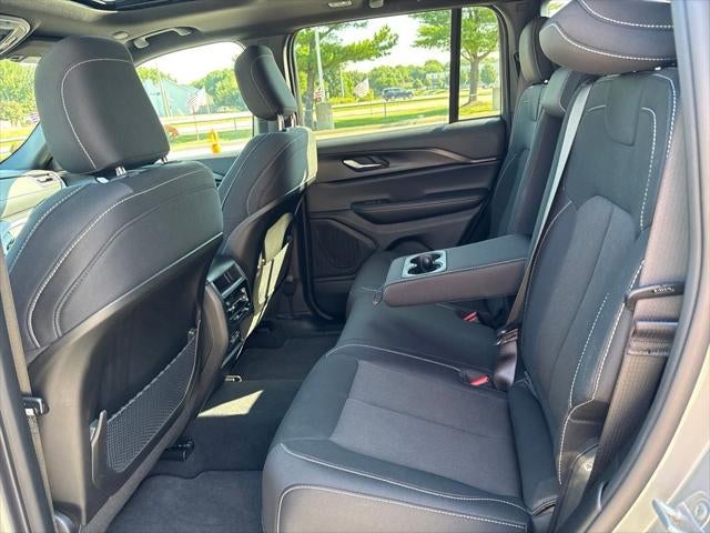 2024 Jeep Grand Cherokee Laredo X 4x4