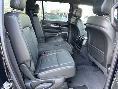 2024 Jeep Wagoneer Base