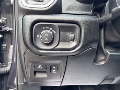2020 RAM 1500 Big Horn Crew Cab 4x4 5'7' Box