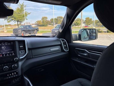 2020 RAM 1500 Big Horn Crew Cab 4x4 5'7' Box