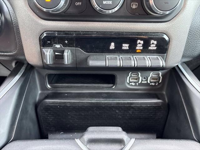 2020 RAM 1500 Big Horn Crew Cab 4x4 5'7' Box