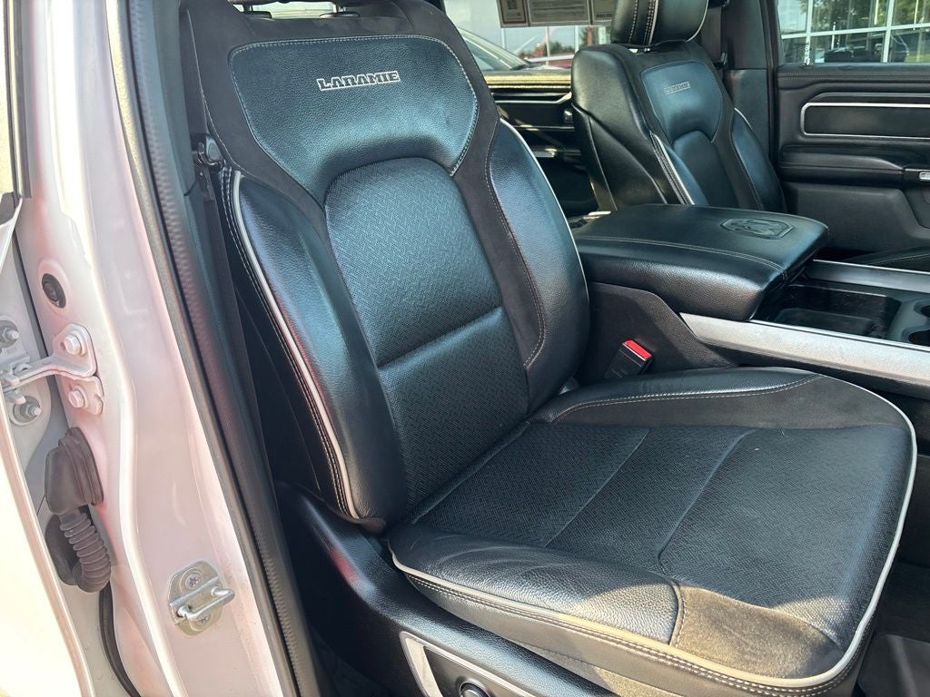 2023 RAM 1500 Laramie Crew Cab 4x4 5'7' Box