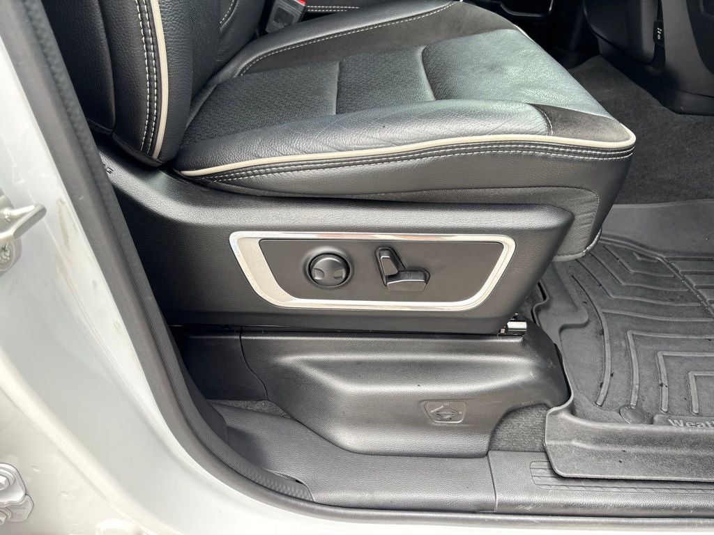 2023 RAM 1500 Laramie Crew Cab 4x4 5'7' Box