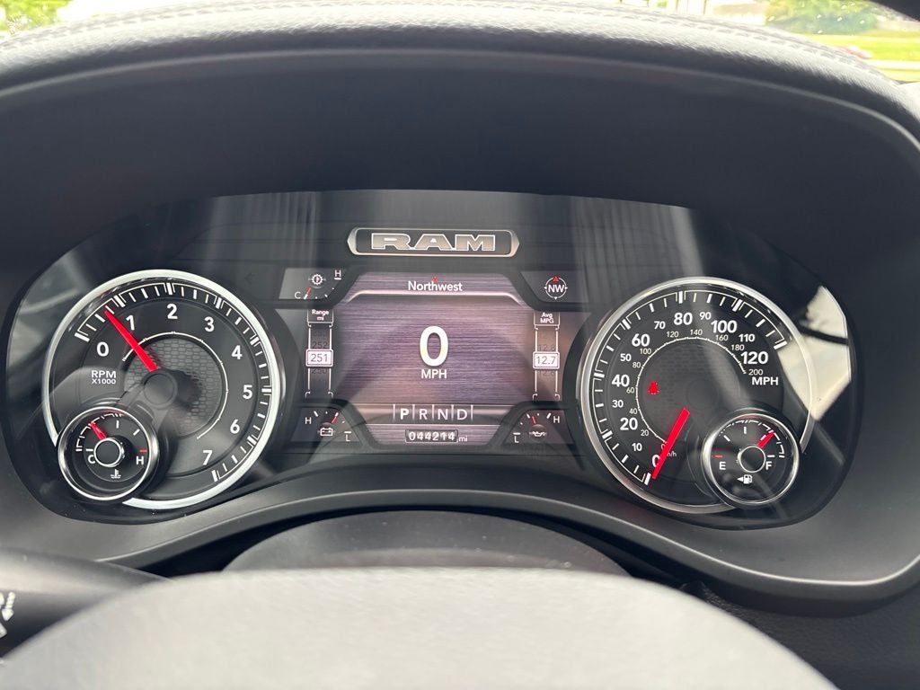 2023 RAM 1500 Laramie Crew Cab 4x4 5'7' Box