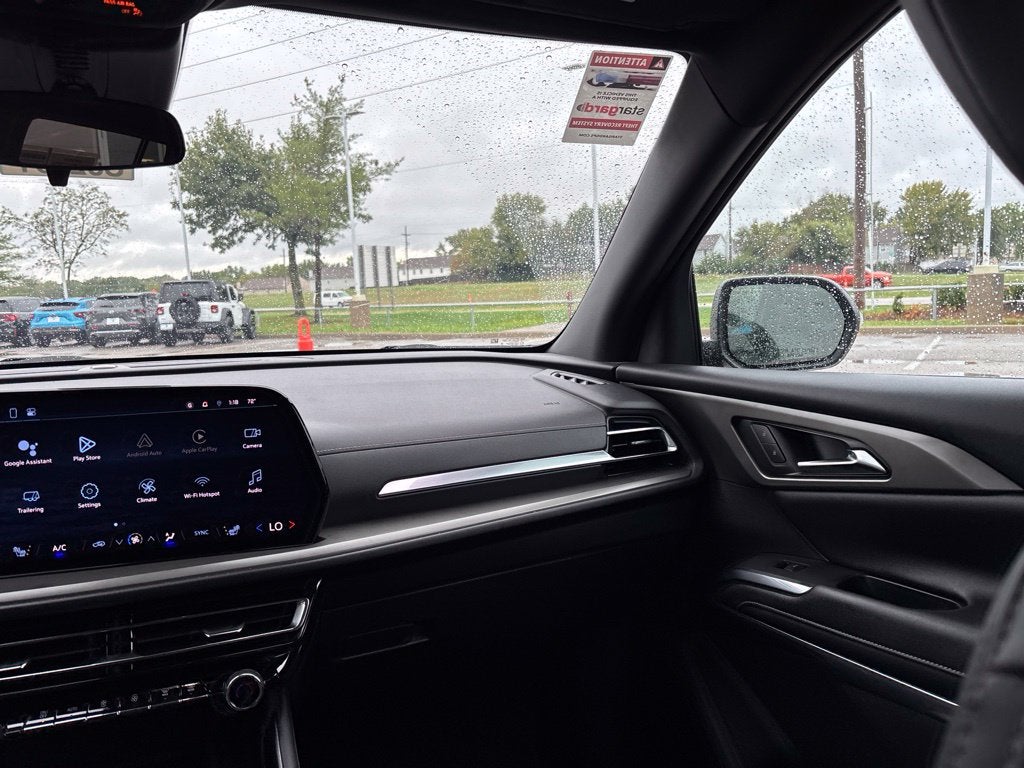 2025 Chevrolet Traverse FWD LT