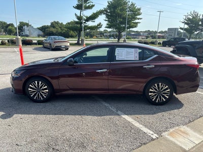 2025 Nissan Altima SV FWD