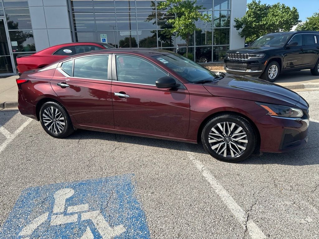 2025 Nissan Altima SV FWD