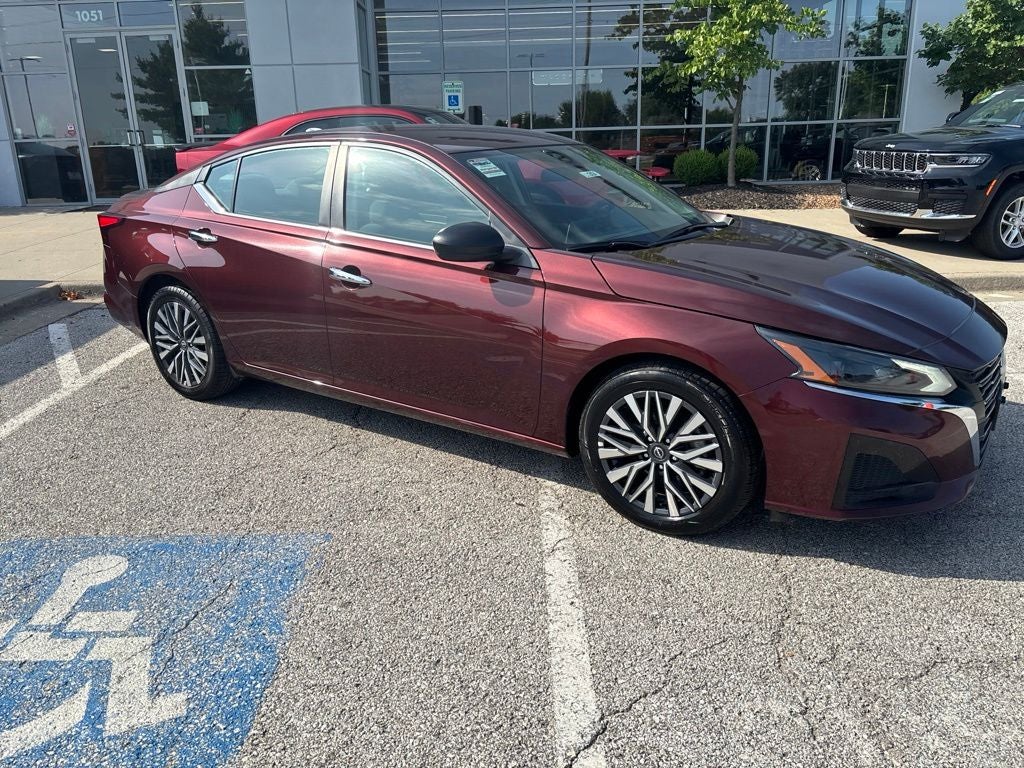 2025 Nissan Altima SV FWD
