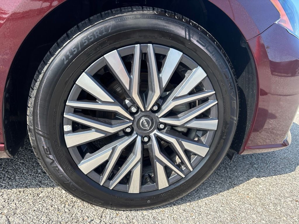2025 Nissan Altima SV FWD