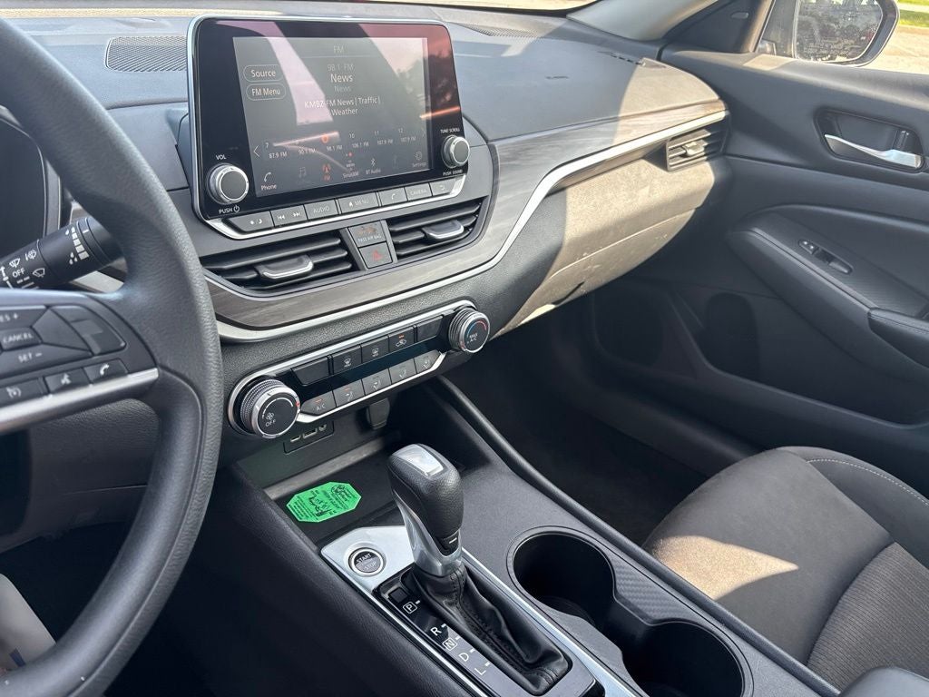 2025 Nissan Altima SV FWD