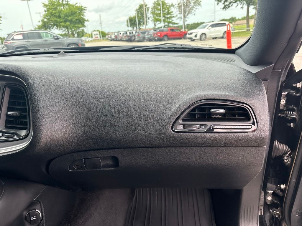 2015 Dodge Challenger SXT