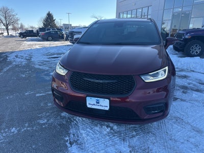 2022 Chrysler Pacifica Hybrid Touring L