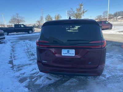 2022 Chrysler Pacifica Hybrid Touring L