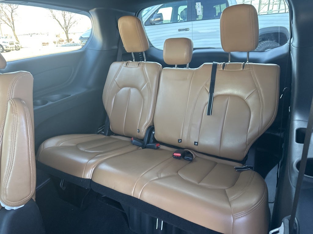 2022 Chrysler Pacifica Hybrid Touring L