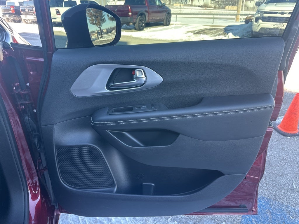 2022 Chrysler Pacifica Hybrid Touring L