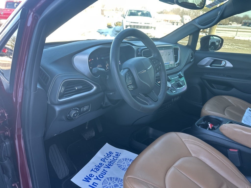 2022 Chrysler Pacifica Hybrid Touring L