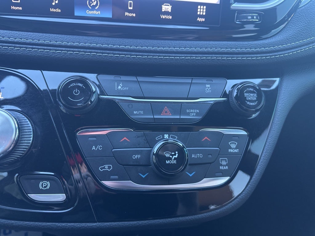 2022 Chrysler Pacifica Hybrid Touring L