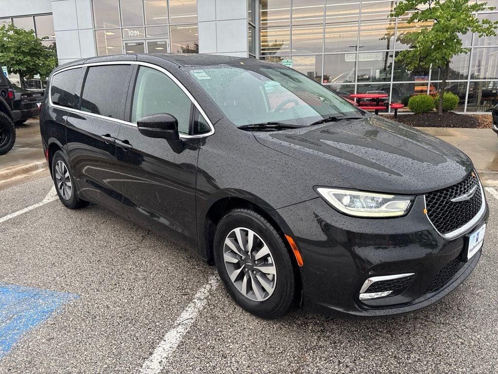 2023 Chrysler Pacifica Hybrid Touring L