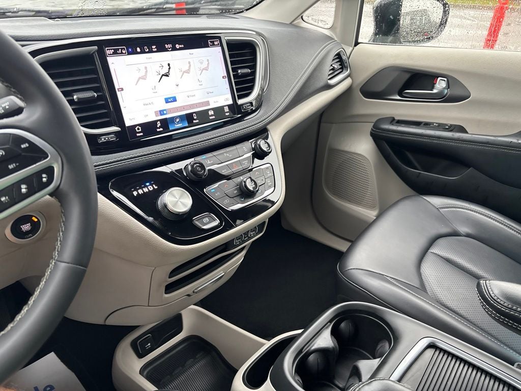 2023 Chrysler Pacifica Hybrid Touring L