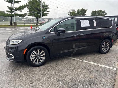2023 Chrysler Pacifica Hybrid Touring L