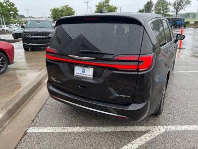 2023 Chrysler Pacifica Hybrid Touring L