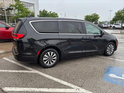 2023 Chrysler Pacifica Hybrid Touring L