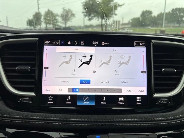 2023 Chrysler Pacifica Hybrid Touring L