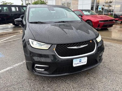 2023 Chrysler Pacifica Hybrid Touring L
