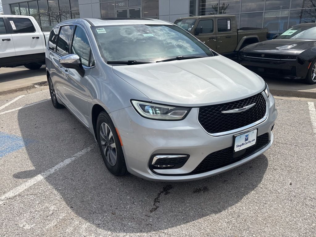 2023 Chrysler Pacifica Hybrid Limited