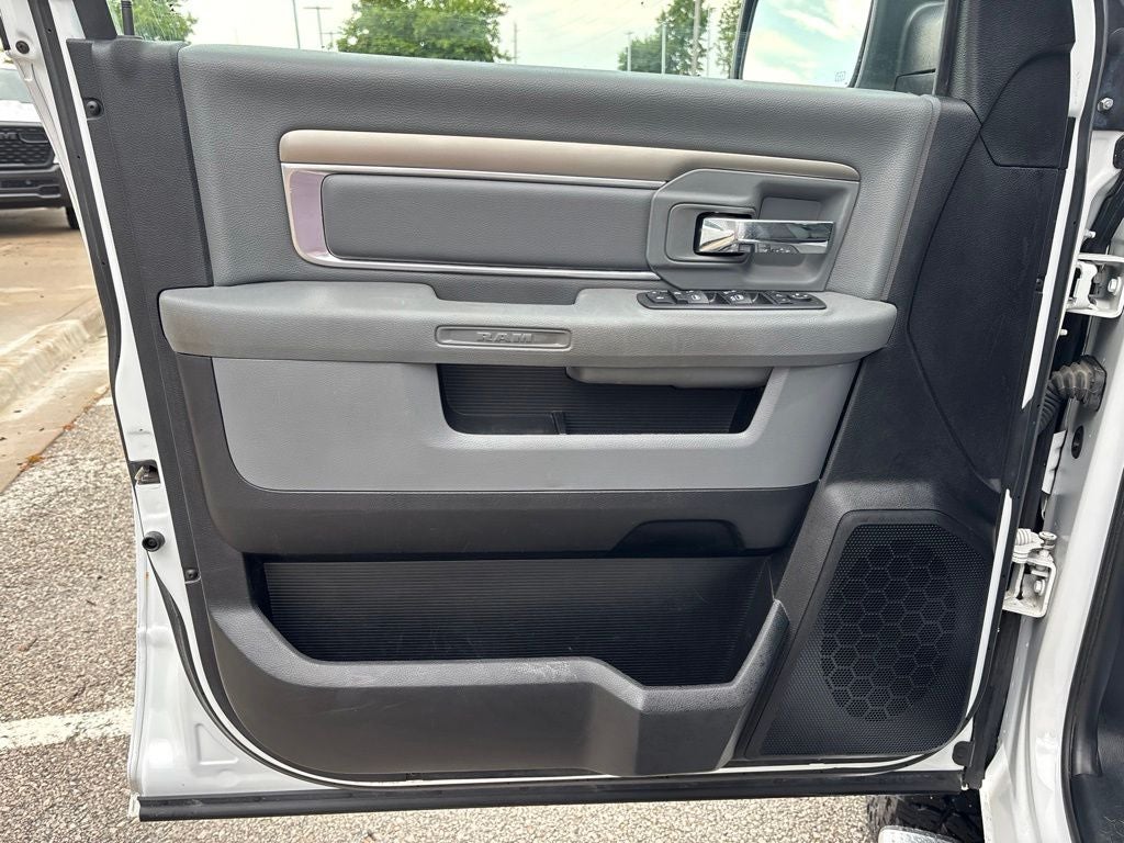 2018 RAM 2500 Big Horn Crew Cab 4x4 6'4' Box