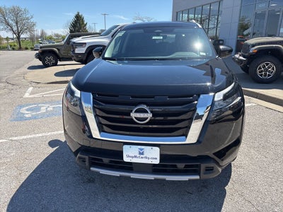 2025 Nissan Pathfinder SL