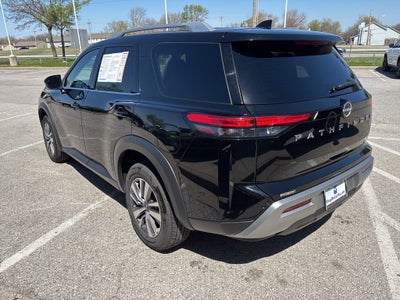 2025 Nissan Pathfinder SL