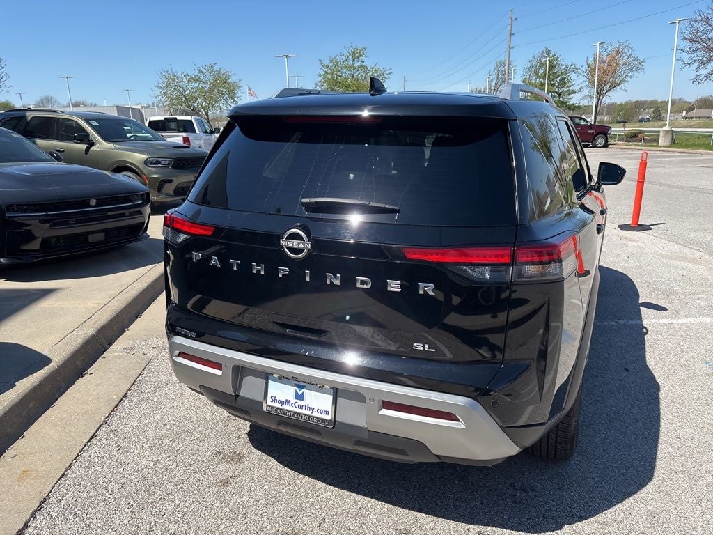 2025 Nissan Pathfinder SL