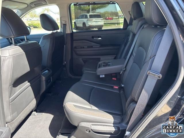 2025 Nissan Pathfinder SL FWD