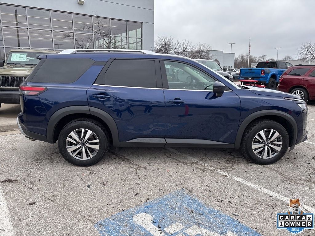 2025 Nissan Pathfinder SL