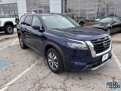 2025 Nissan Pathfinder SL