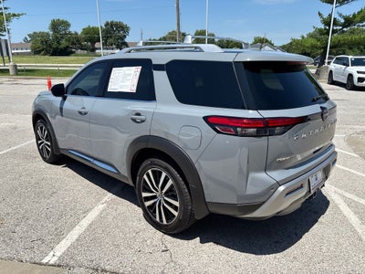 2023 Nissan Pathfinder Platinum