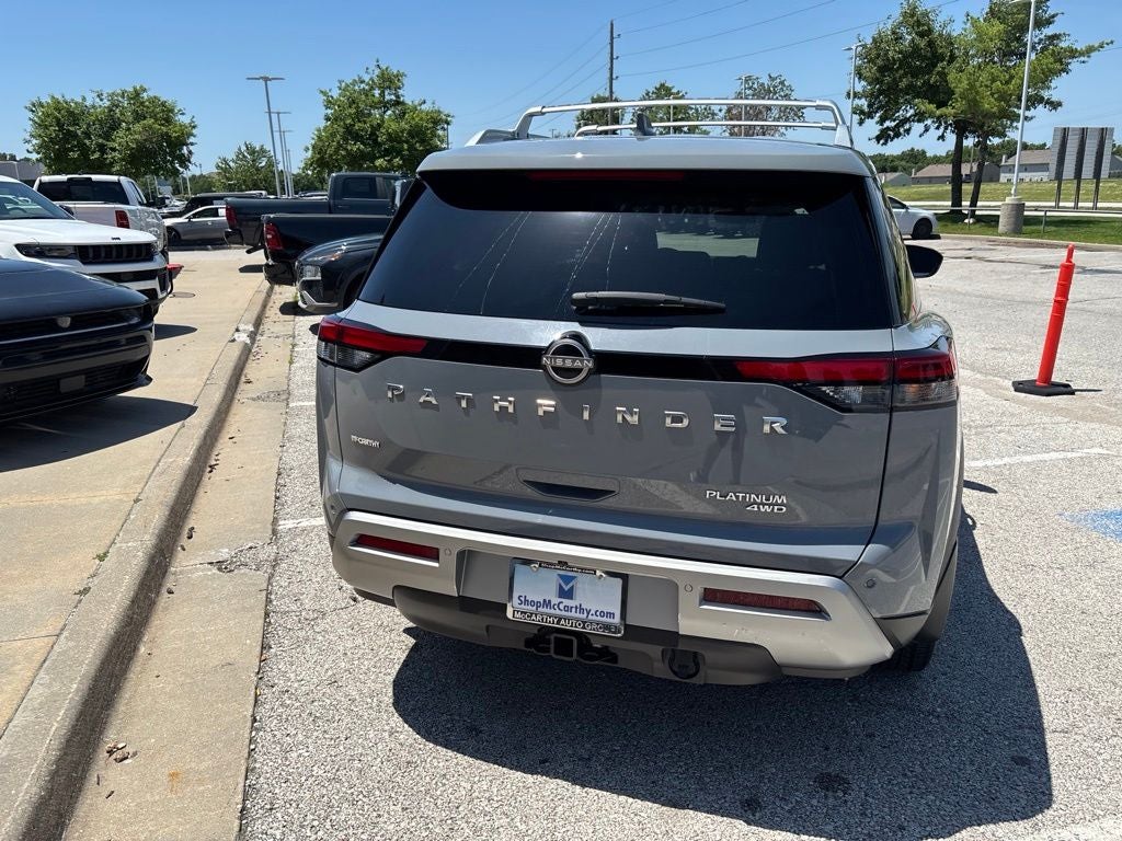 2023 Nissan Pathfinder Platinum