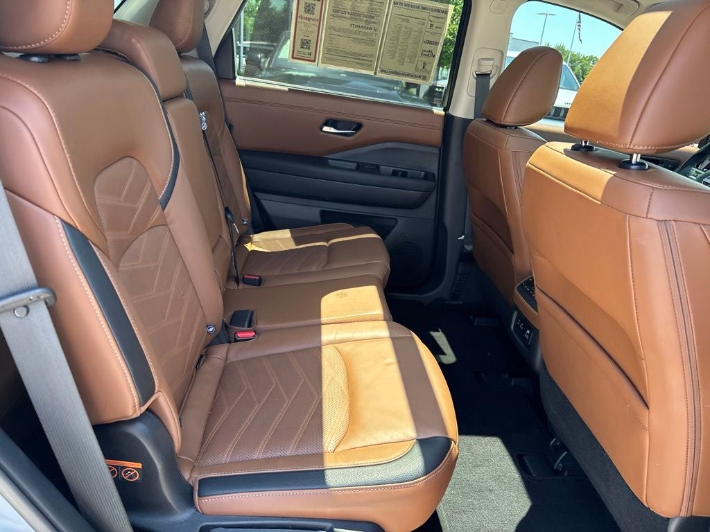 2023 Nissan Pathfinder Platinum