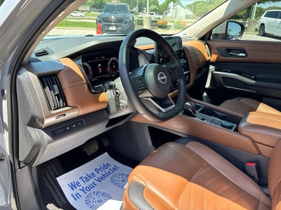 2023 Nissan Pathfinder Platinum