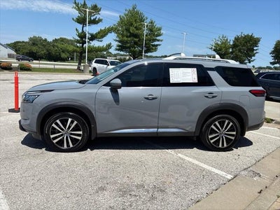 2023 Nissan Pathfinder Platinum 4WD