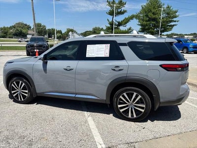 2023 Nissan Pathfinder Platinum 4WD