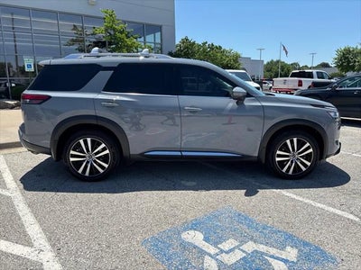 2023 Nissan Pathfinder Platinum 4WD