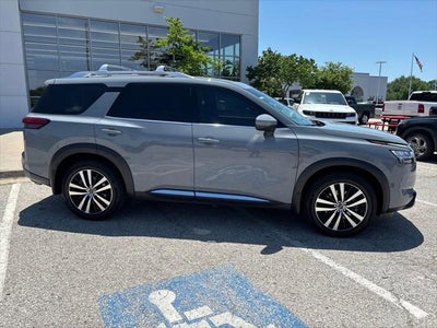 2023 Nissan Pathfinder Platinum 4WD