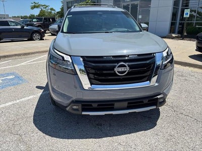 2023 Nissan Pathfinder Platinum 4WD