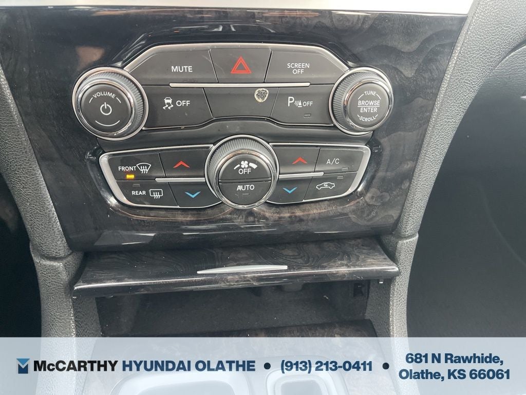 2022 Chrysler 300 Touring