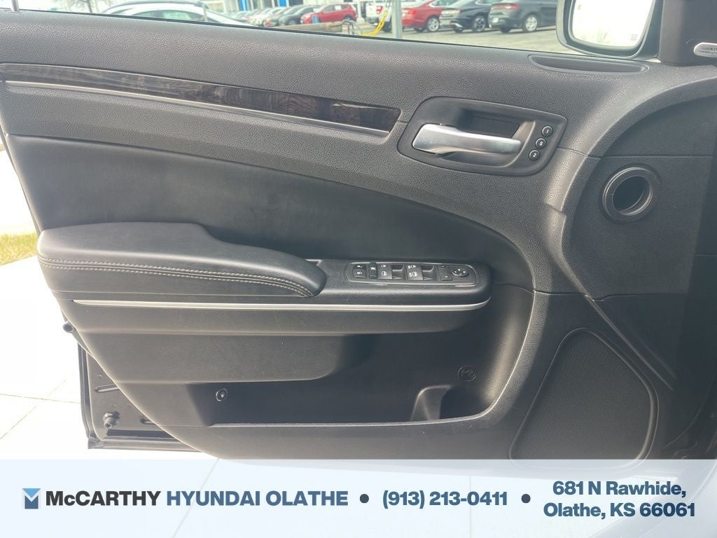 2022 Chrysler 300 Touring