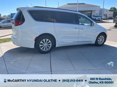 2017 Chrysler Pacifica Touring L