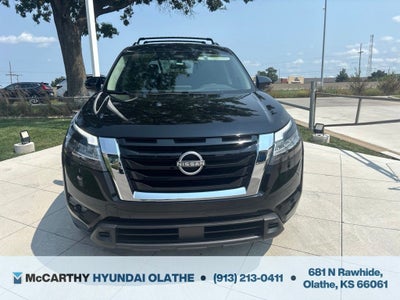 2022 Nissan Pathfinder SV